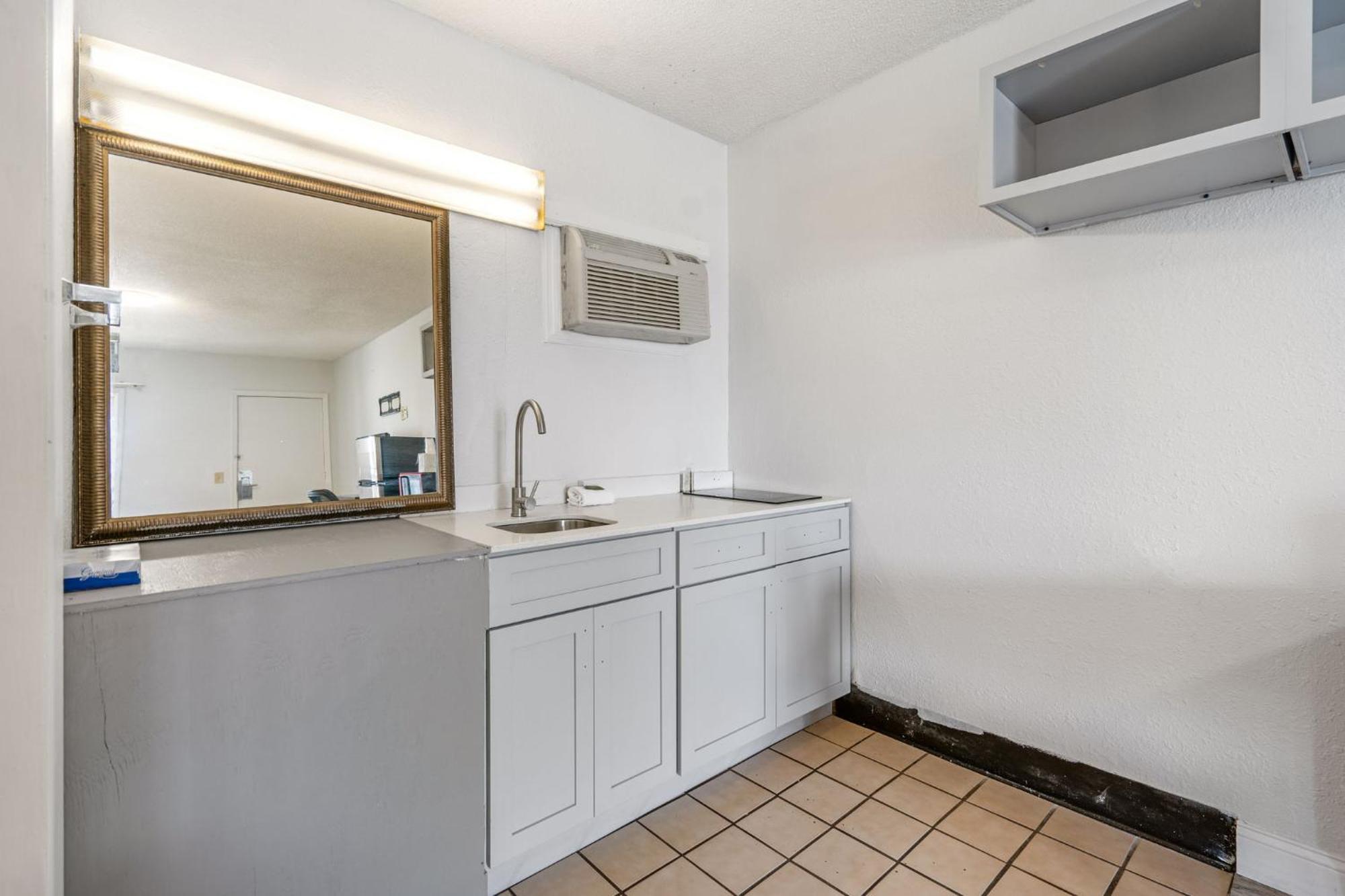 Budgetel Inns & Suites Augusta Downtown 706-945-1238 Екстер'єр фото
