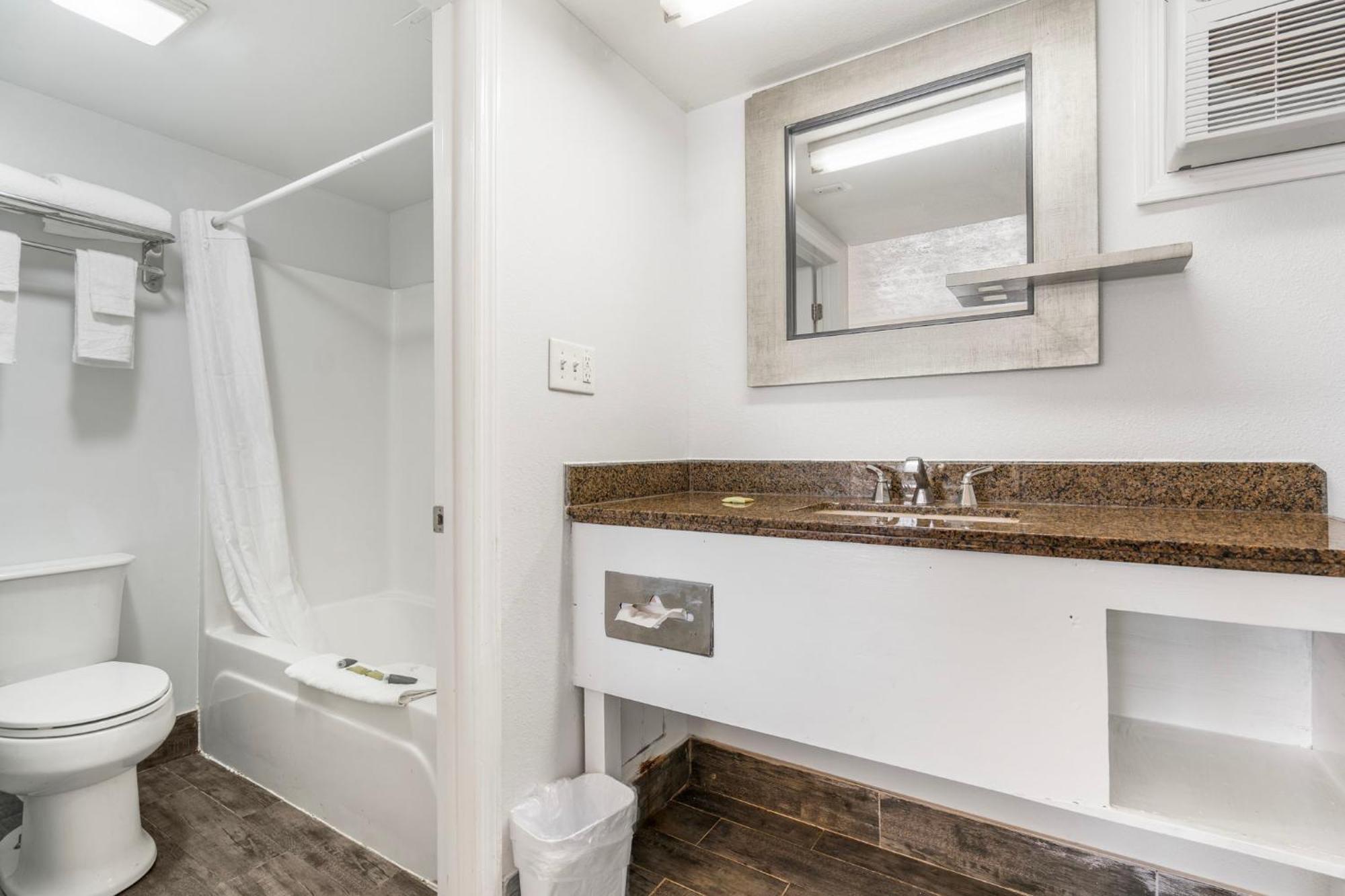 Budgetel Inns & Suites Augusta Downtown 706-945-1238 Екстер'єр фото