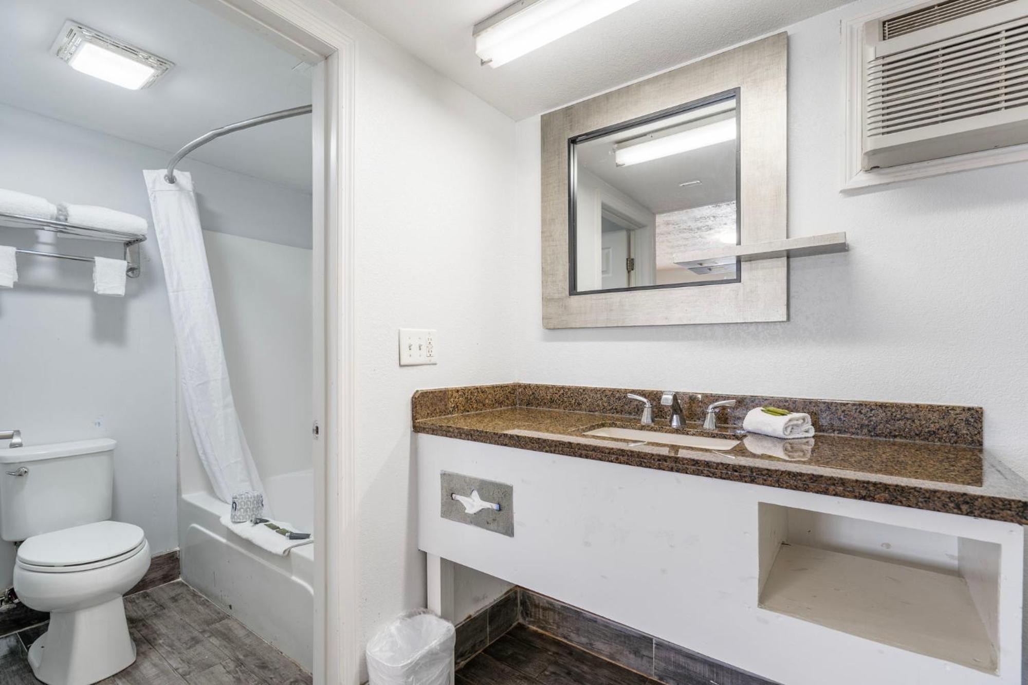 Budgetel Inns & Suites Augusta Downtown 706-945-1238 Екстер'єр фото